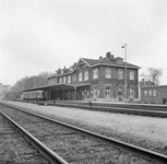 856912 Gezicht op het N.S.-station Winterswijk te Winterswijk.